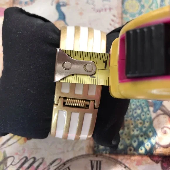 Matte Gold Hamptons Beach Vibe Bracelet - Picture 10 of 15